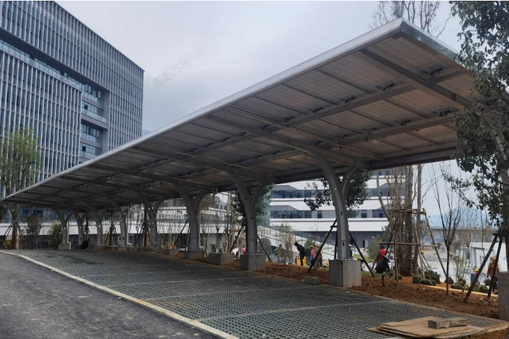 China Single Cantilever Hot-Dip Galvanized Steel Carport 750KW